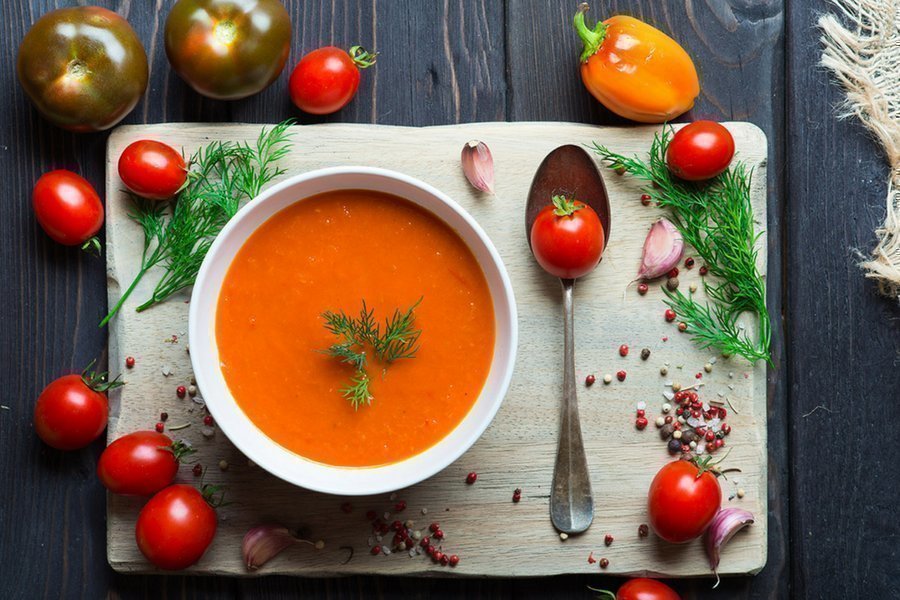 8 Recetas de gazpacho con frutas y verduras (sin pan)
