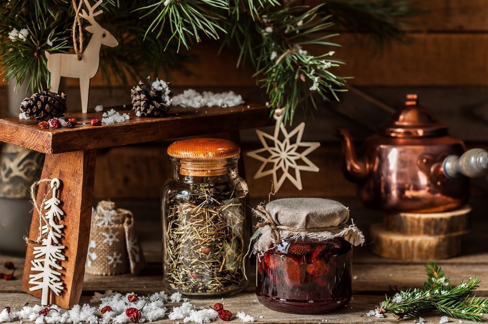 Mezcla casera de té de hierbas y mermelada para Navidad